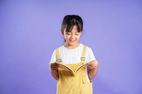 What is pre-myopia? Causes, risks, and treatments