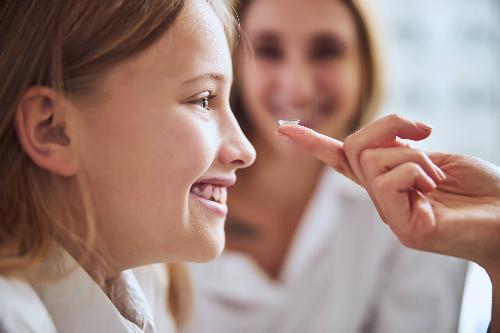 How do contact lenses work?
