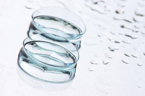 How do myopia control soft contact lenses work?