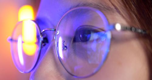 Do blue light glasses actually work?